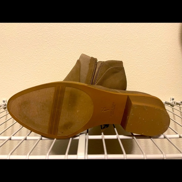 Women’s size 8 Ankle Boots - Picture 3 of 3